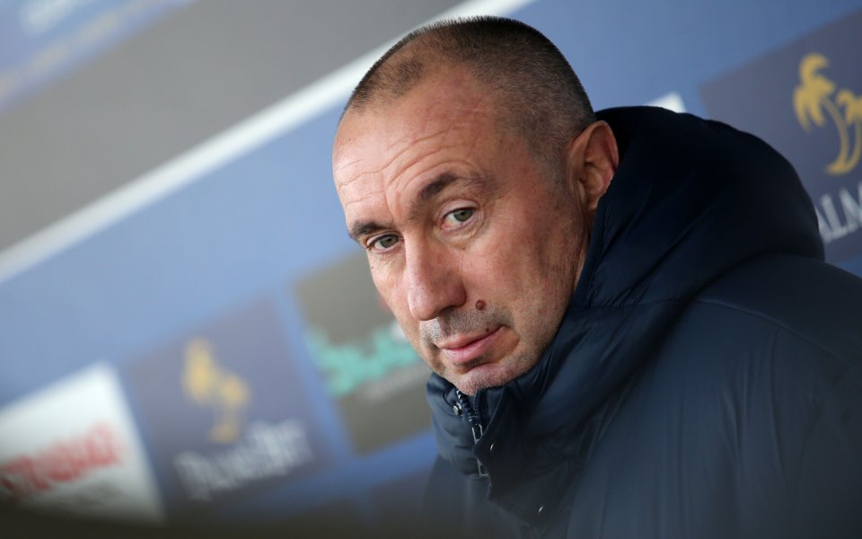 Бившият халф на Славия Филип Кръстев е все по-близо до