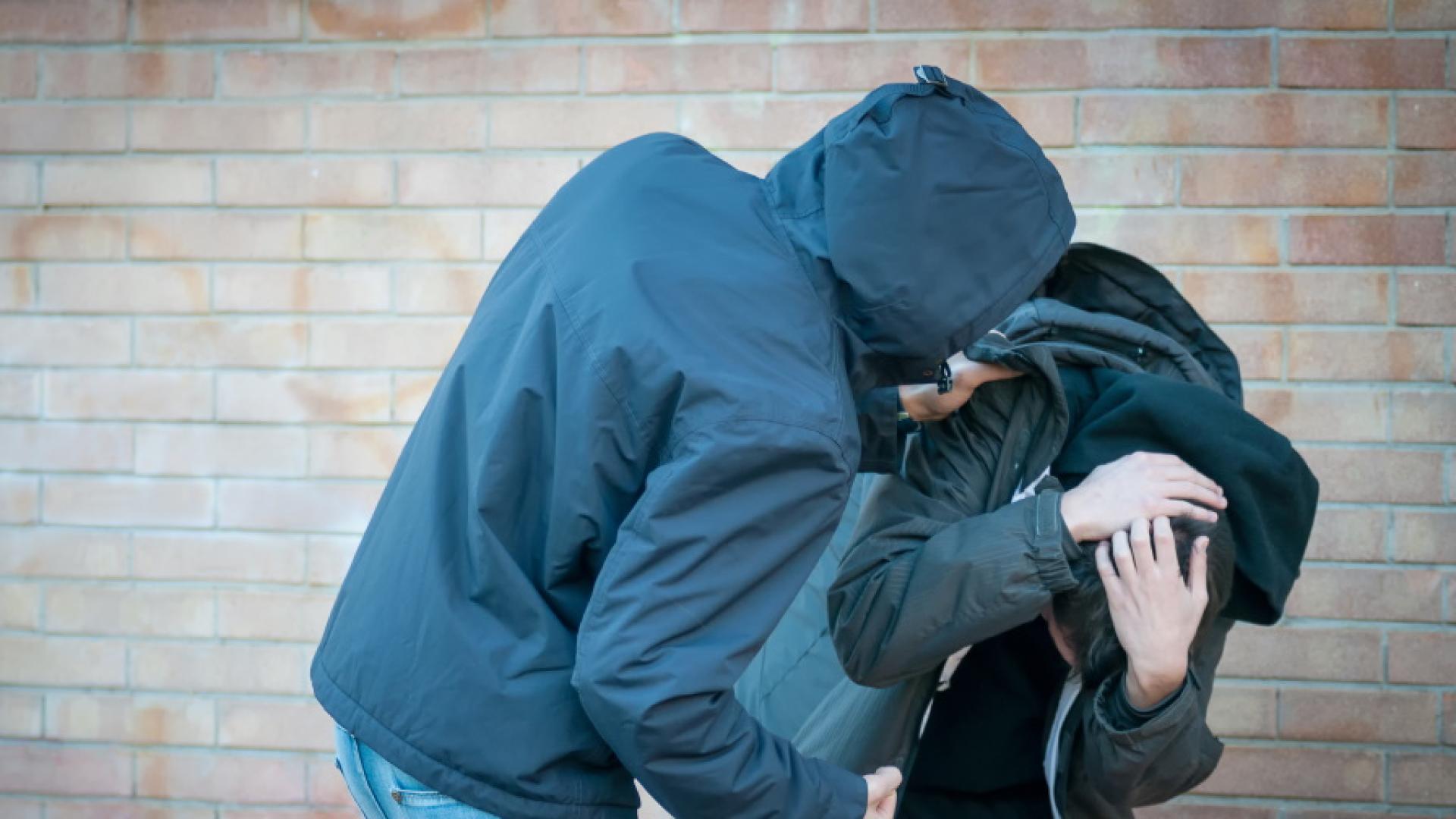 Сериозен инцидент с малолетни в Ботевград Във вторник вечерта група