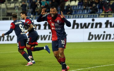 Нападателят на Каляри Жоао Педро получи разрешение от ФИФА да