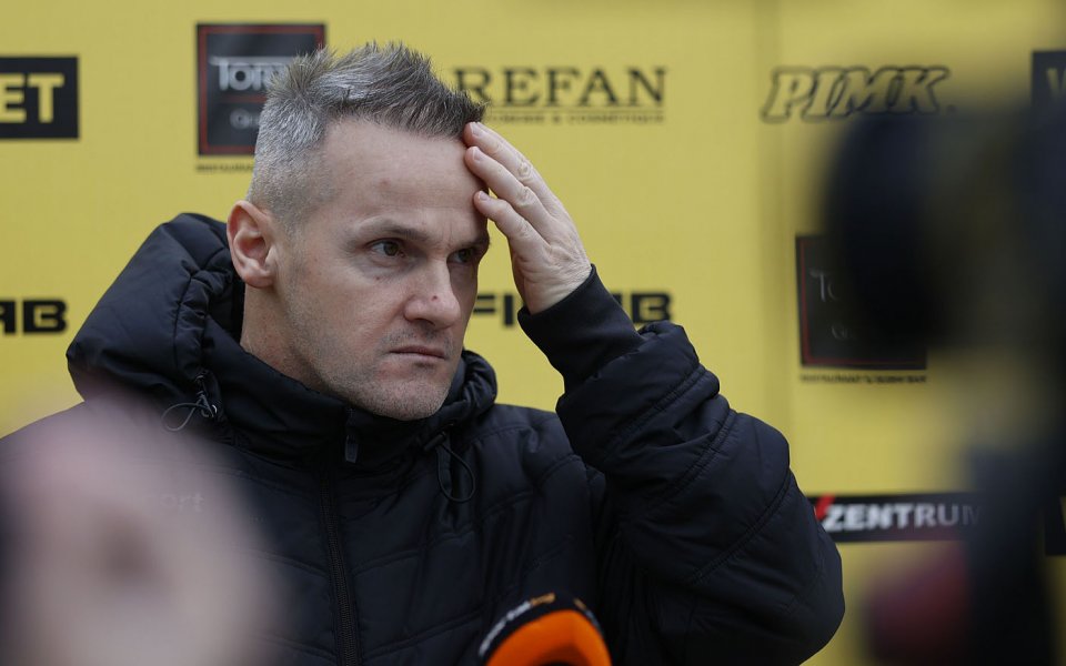 Треньор се завърна на работа в Ботев Пловдив. Напусналият Тимур