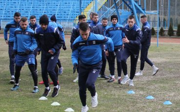 Национал започна със Спортист Своге