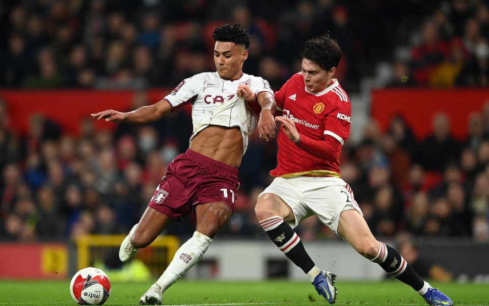 Отборите на Манчестър Юнайтед и Астън Вила играят при резултат