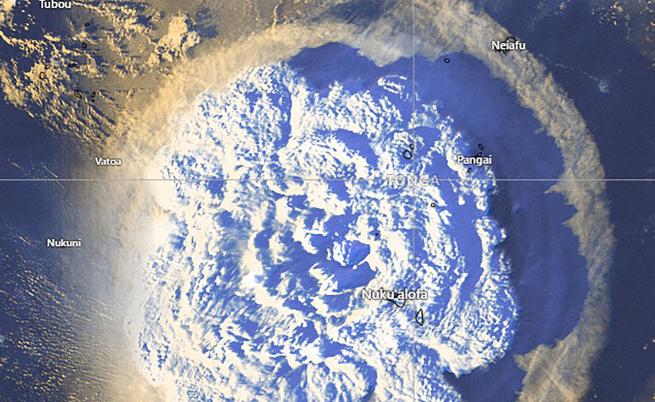 Учени предупреждават: Може да се появят гигантски смъртоносни цунамита