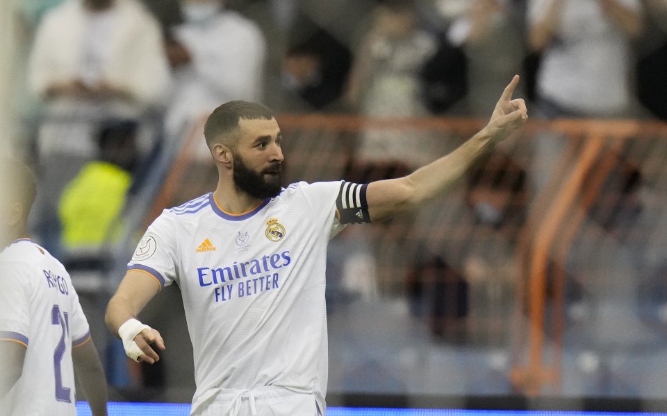 Голмайсторът на Реал Мадрид Карим Бензема е поискал среща с