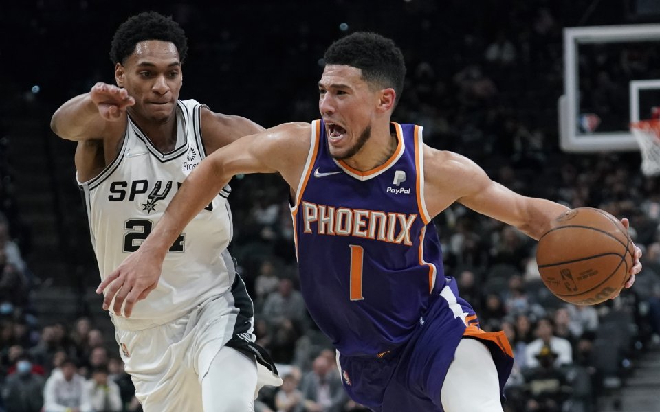 Девин Букър реализира 48 точки, негово лично постижение за сезона,