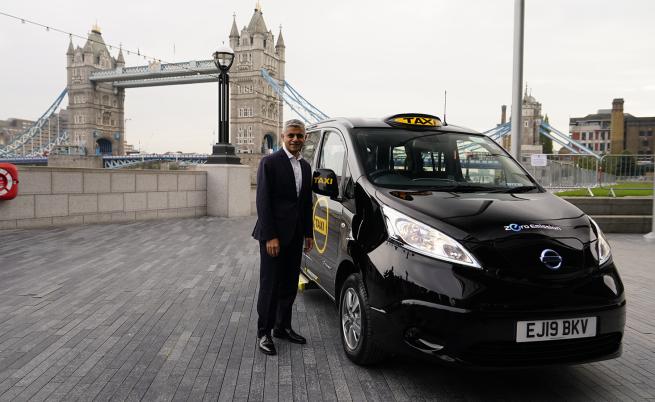 Кметът на Лондон иска да таксува жителите за движение с автомобил в града