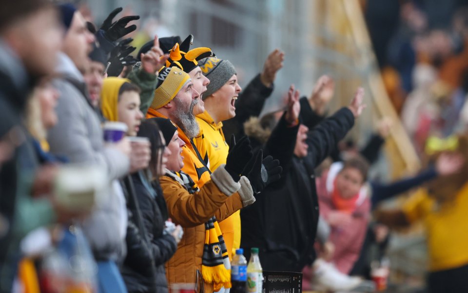 Запали се стадион в Англия