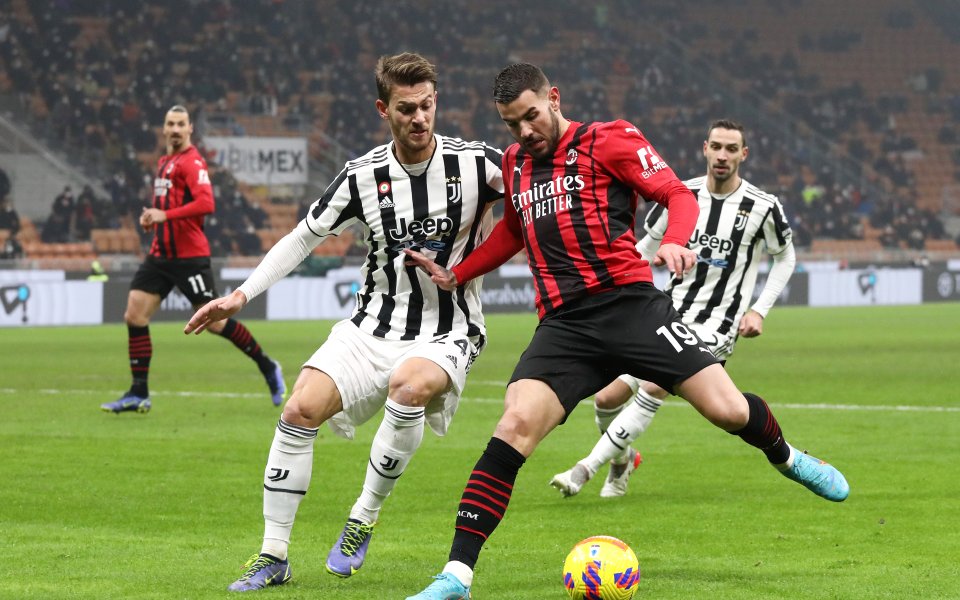 Милан и Ювентус играят при резултат 0:0 в дербито на