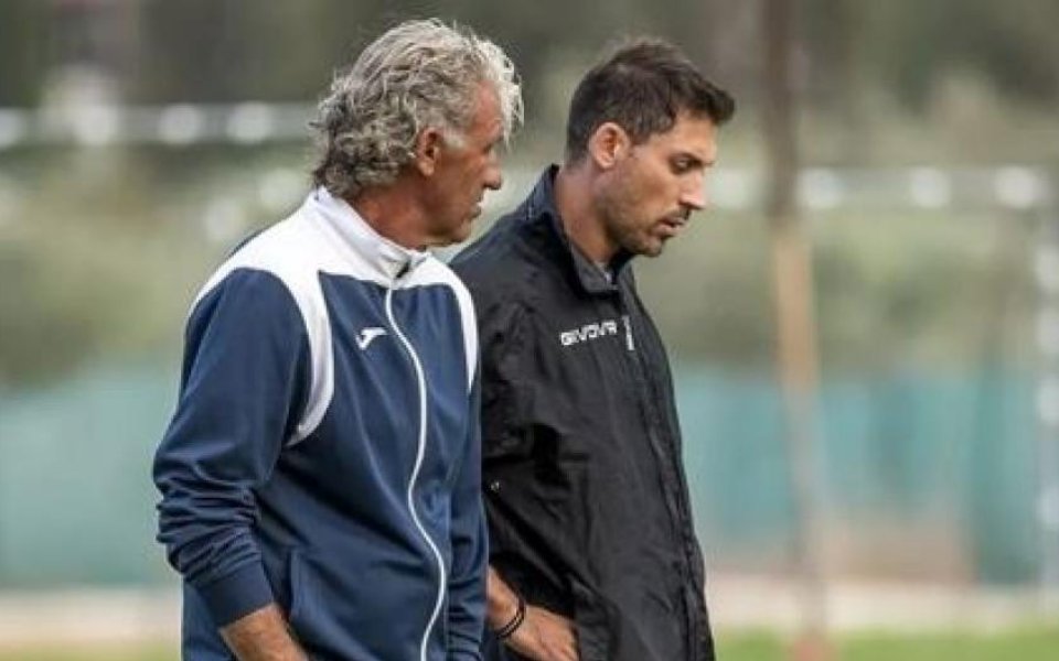 Кипърци уволниха българския си треньор