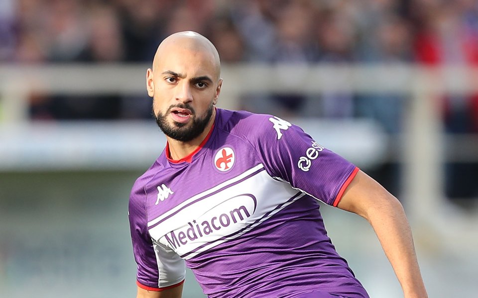 Докато се бори за мястото си във Фиорентина, мароканският халф