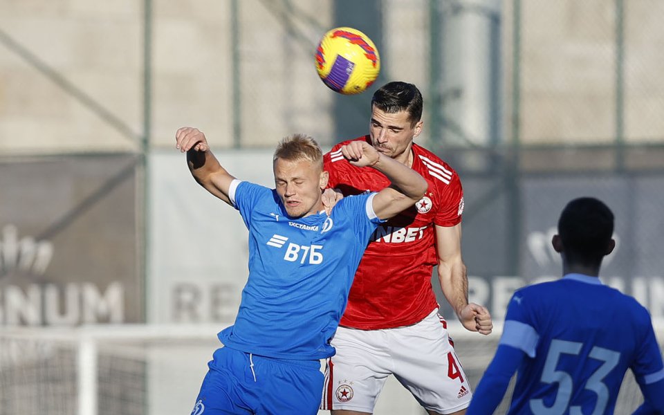 Динамо Москва: 31. Лещук, 2. Варела, 24. Евгениев, 15. Сазанов,