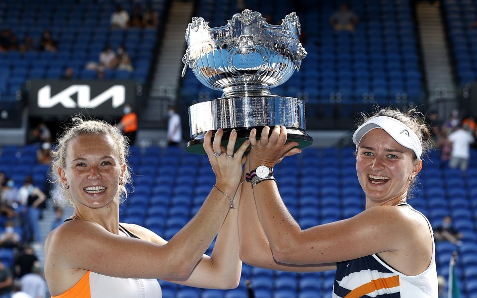 Чехкините Барбора Крейчикова и Катерина Синякова спечелиха титлата на двойки