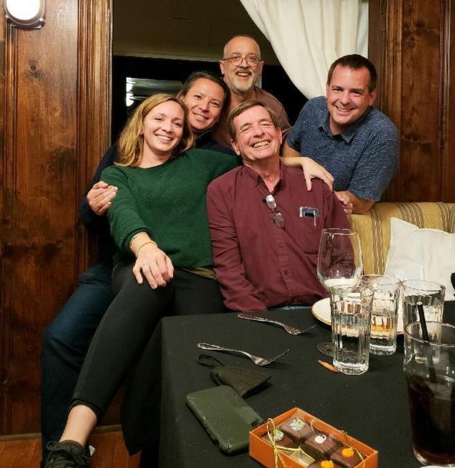  Дъг Олсън със фамилията си 