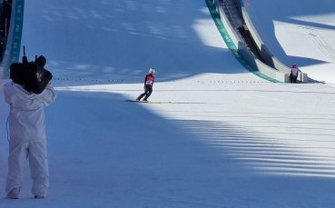 Владимир Зографски преодоля квалификацията по ски скокове на малката шанца в
