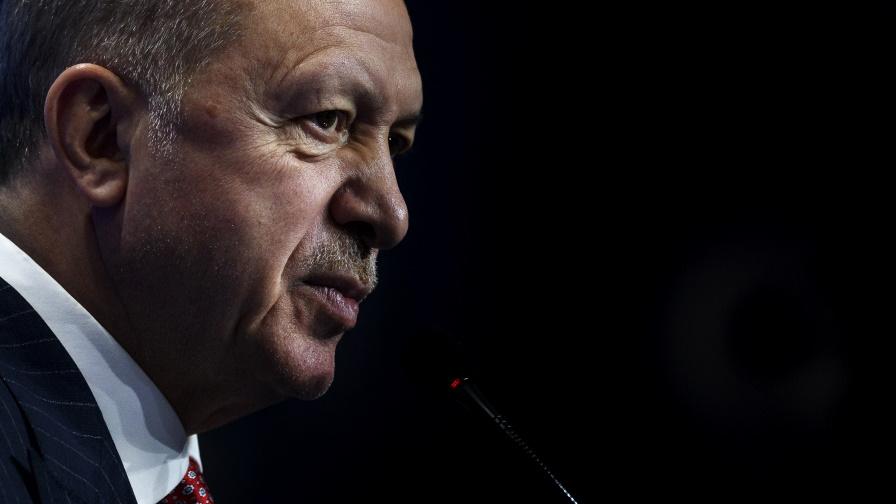 Турция осъди на доживотен затвор основен критик на Ердоган