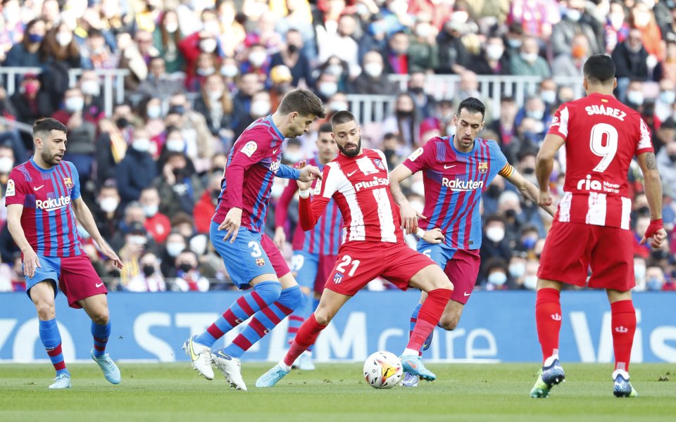 Барселона играят при 4:1 Атлетико Мадрид в дербито на 23-ия