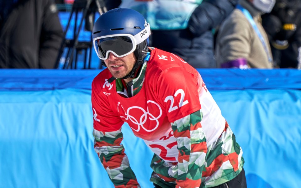 Съвсем малко не достигна на най-добрия български състезател в сноуборда