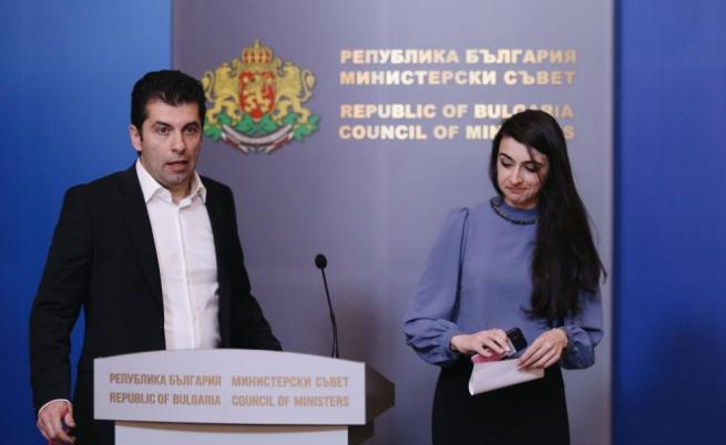 Кирил Петков и Лена Бориславова на разпит в прокуратурата
