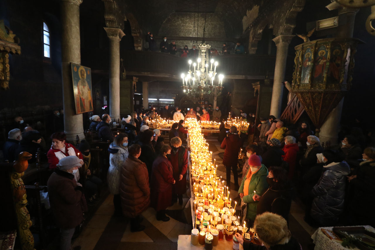 <p>На 10 февруари Българската православна църква почита паметта на Св. Харалампий Чудотворец</p>