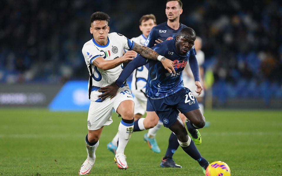 Наполи и Интер играят при резултат 1:1. В 7-ата минута