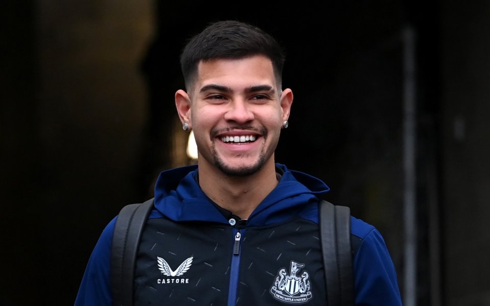 Нюкасъл - Астън Вила