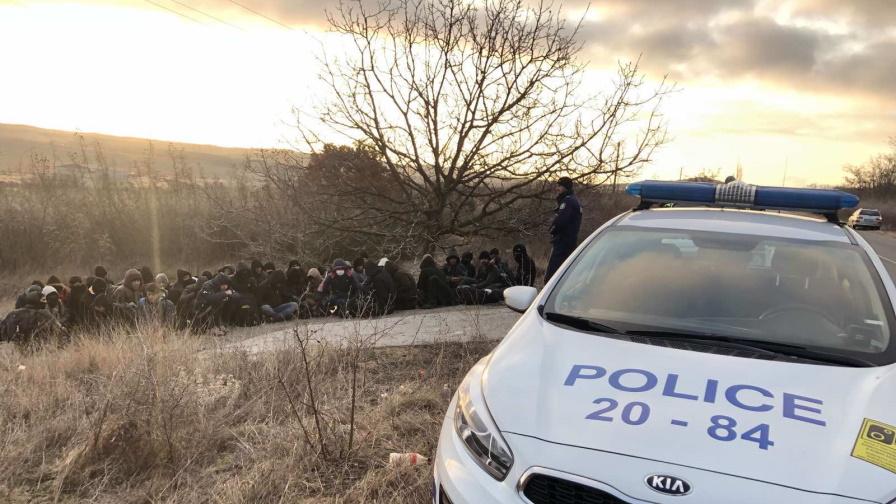 Хванаха 28 нелегални мигранти на ГКПП „Дунав мост“-Русе
