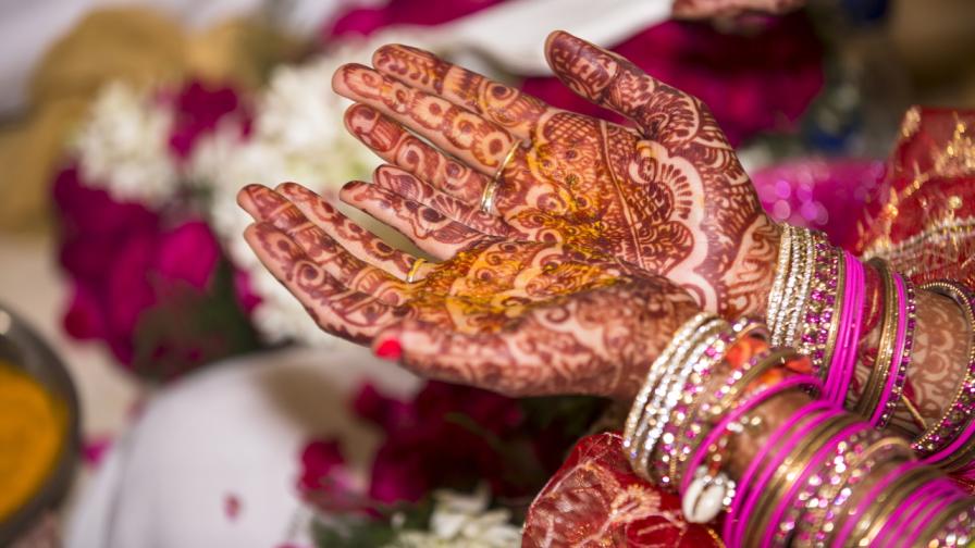 <p>На сватба в Индия: 13 гости паднаха в кладенец</p>