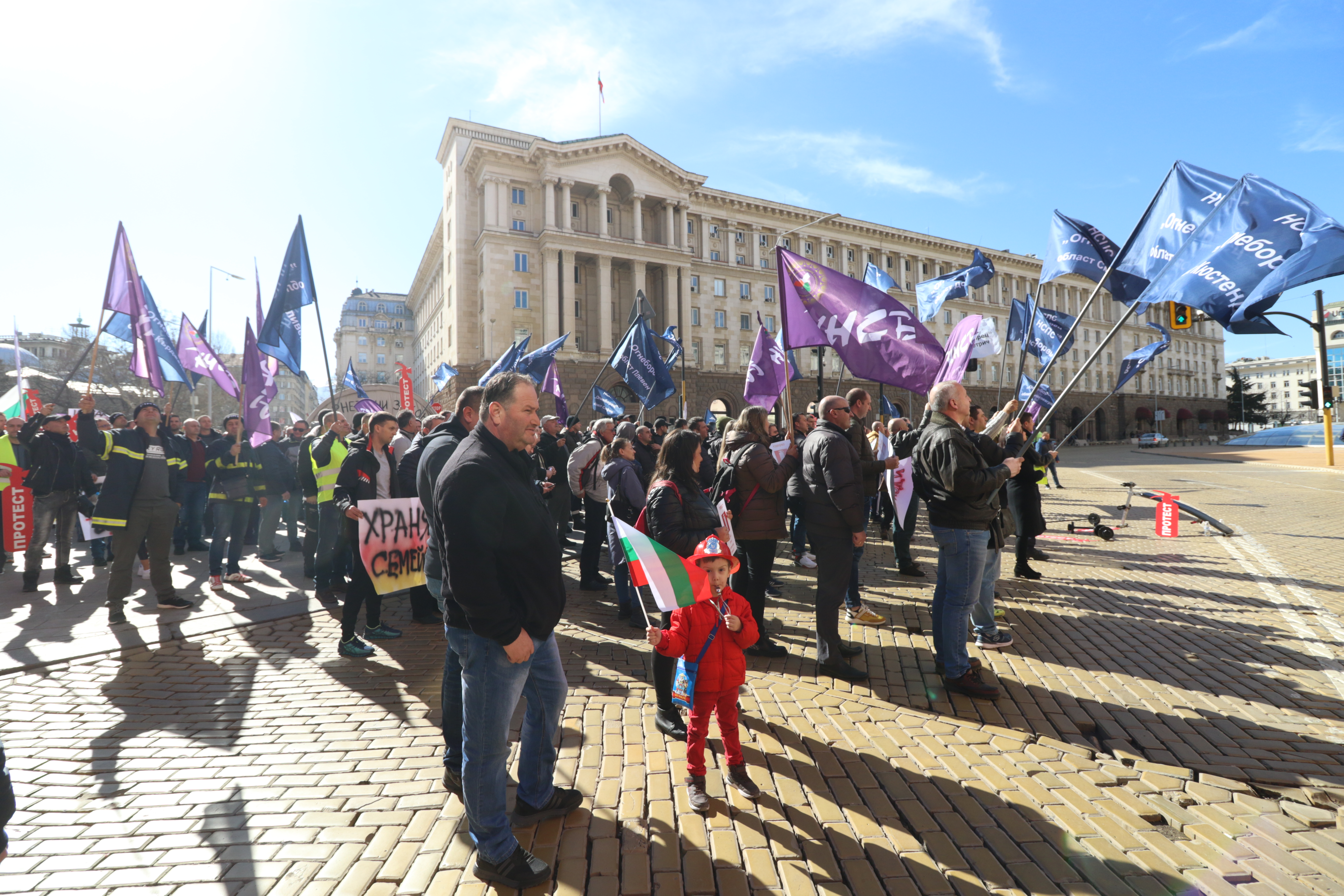 <p>Шествие на Националния синдикат на пожарникарите и спасителите &quot;Огнеборец&quot;</p>