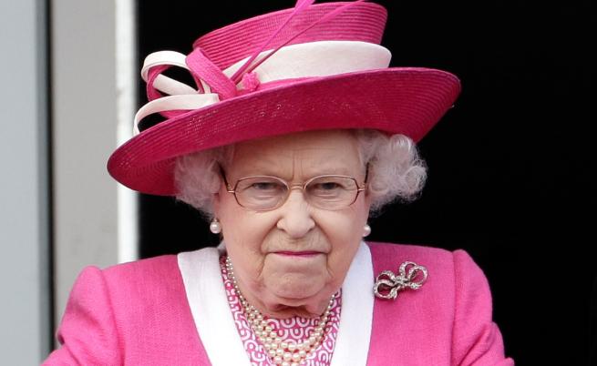 Елизабет II отменя следващите си изяви, почувствала се зле на юбилейните тържества