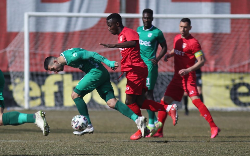 Отборите на Царско село и Берое играят при в първи