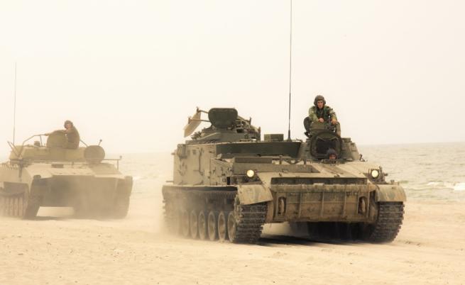 Израелски танкове навлязоха в покрайнините на Газа