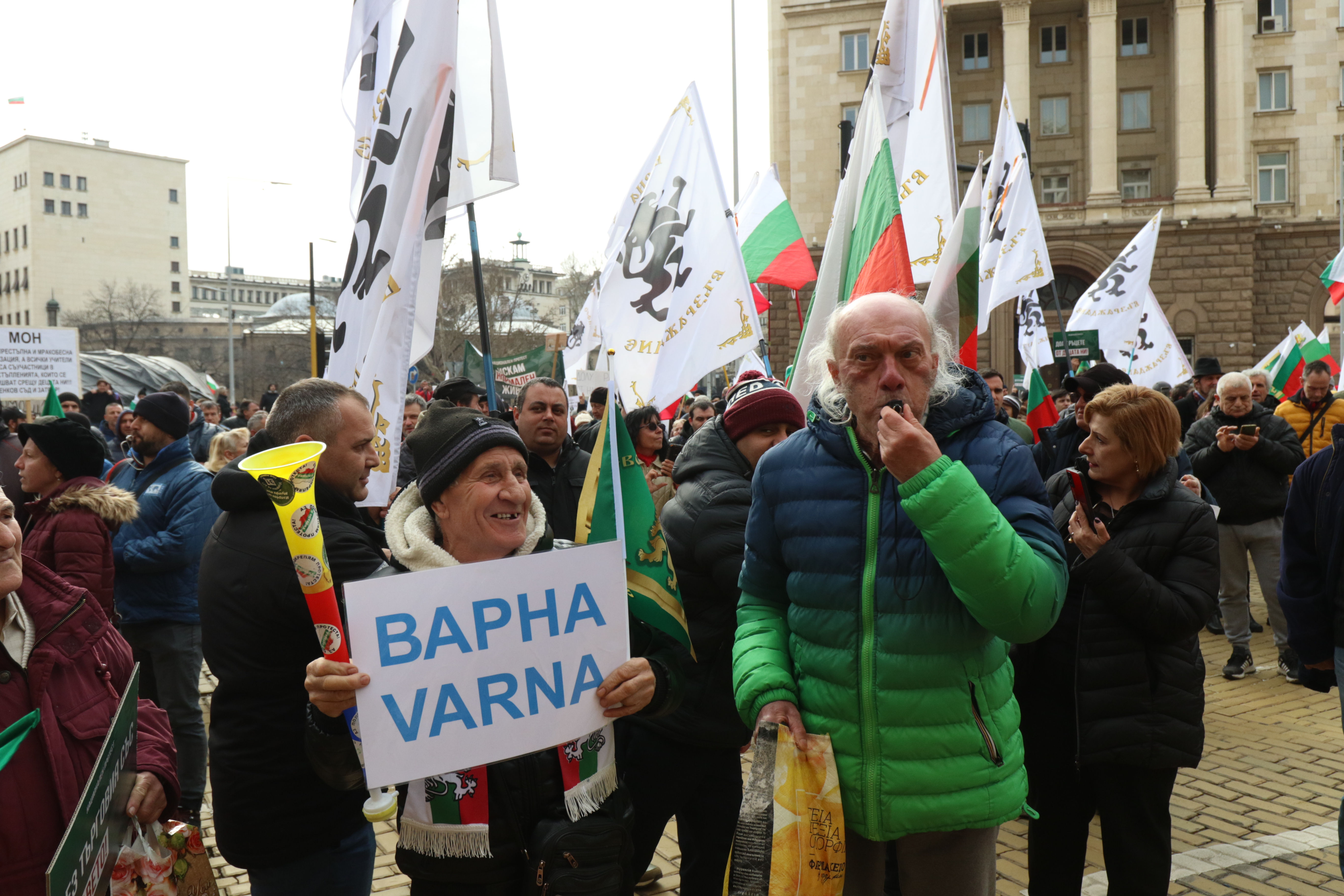 Протест на "Възраждане" срещу зеления сертификат