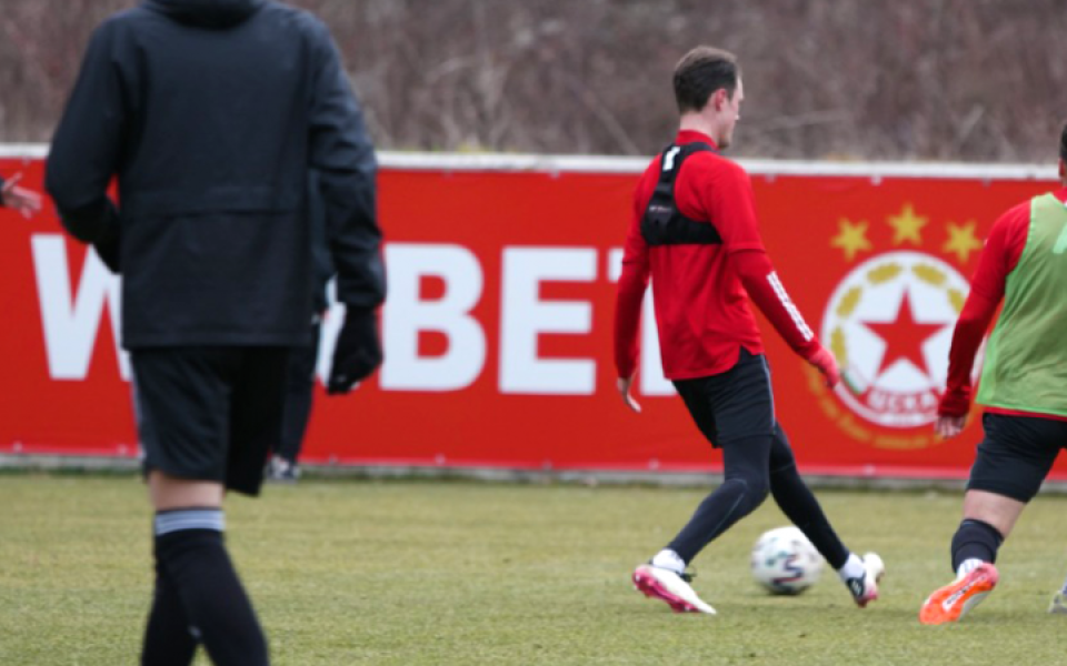 Защитникът на ЦСКА Томас Лам вече тренира пълноценно. Финландският бранител