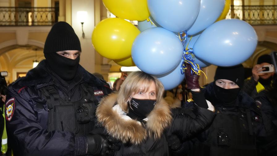 Антивоенни протести в Русия, повече от 1500 души са арестувани