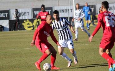 Локомотив Пловдив записа първа победа в официален мач през 2022 а