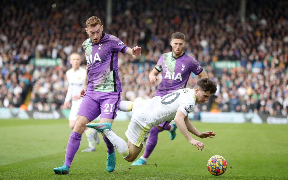 Отборите на Лийдс Юнайтед и Тотнъм игроят при в отриващия