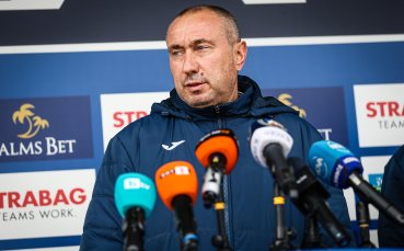 Старши треньорът на Левски Станимир Стоилов говори пред медиите