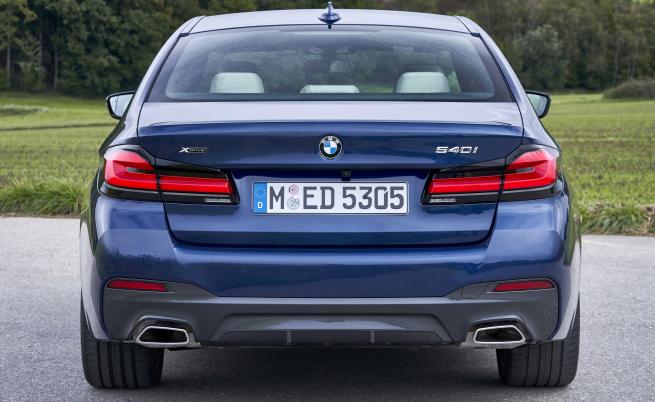 BMW продължава да развива бензиновия двигател