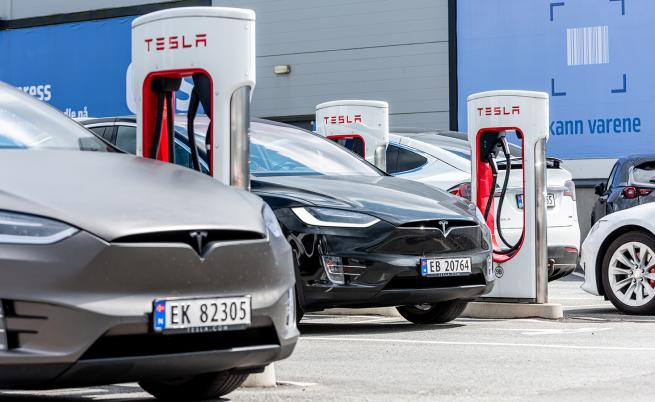 Tesla води „третата революция” в автомобилното производство