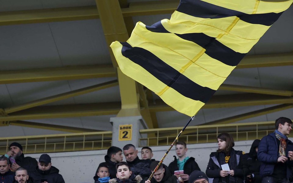 Отборът на Ботев Пловдив надви Локомотив с 2:1 в битката