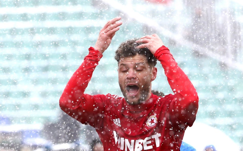 Крилото на ЦСКА Яник Вилдсхут направи своя дебют за Суринам