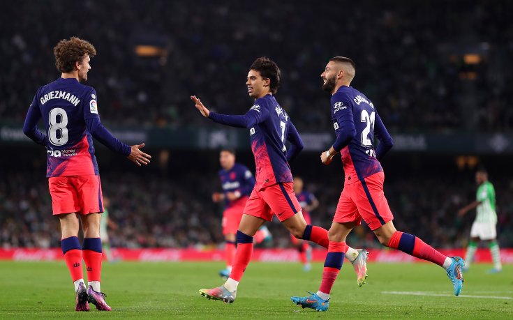 Вълнуващ Атлетико съсече Бетис и отново се залепи за Барселона