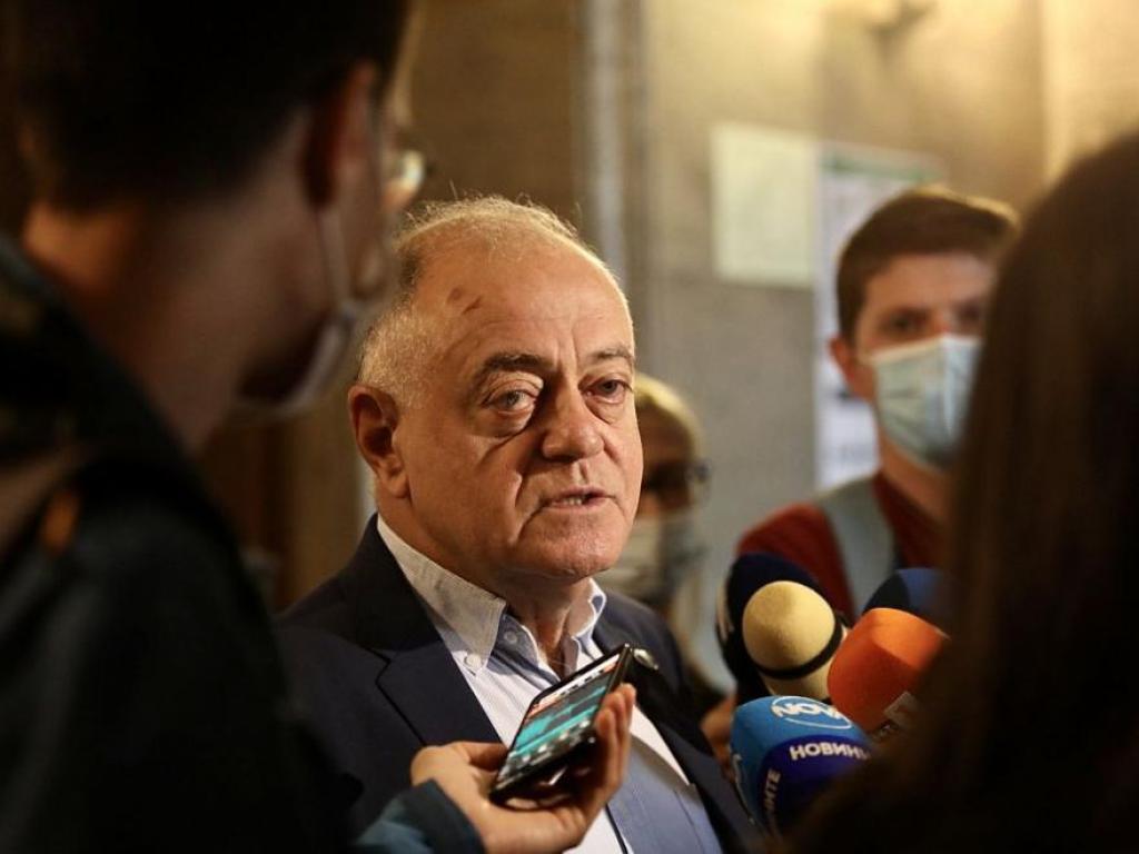 Съпредседателят на Демократична България Атанас Атанасов заяви че ще даде
