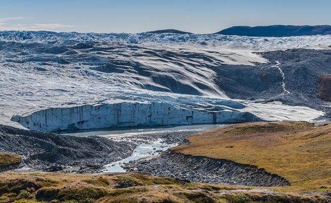 Нови разкрития за метеорита, издълбал огромен кратер в Гренландия