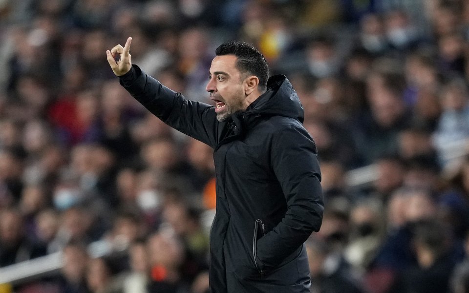 Треньорът на Барселона Шави Ернандес призова отбора си да не