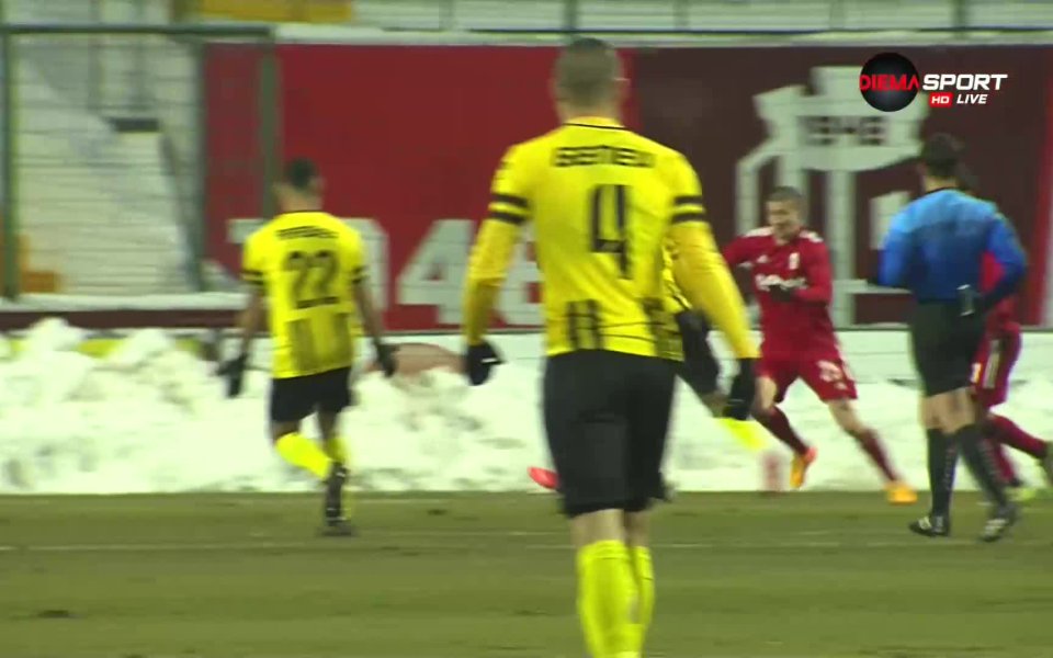 Само 4 минути след началото на втората част Ботев успя