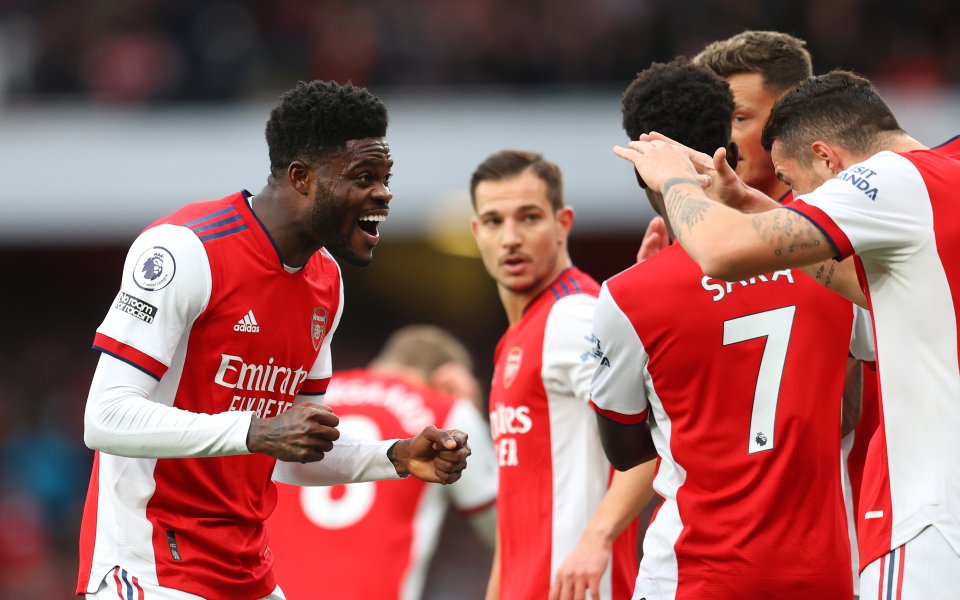 Арсенал победи с 2:0 Лестър на "Емиратс" в среща от