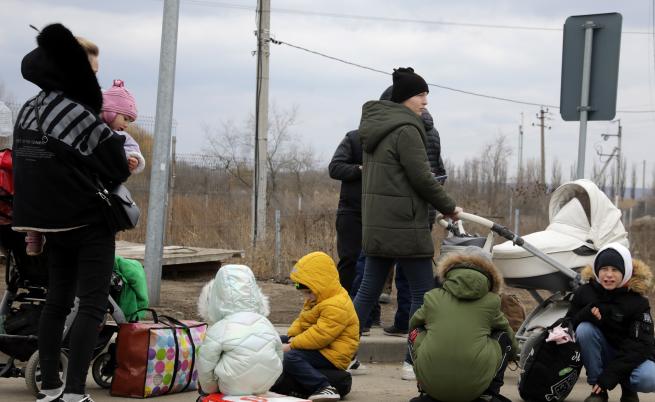 УНИЦЕФ: Почти всяка секунда едно дете в Украйна става бежанец