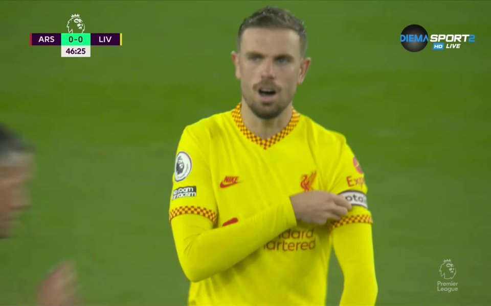 Веднага след старта на втората част Ливърпул вкара топката в