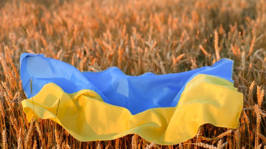 Полша заплаши, че ще въведе "безсрочна" забрана върху вноса на украинско зърно